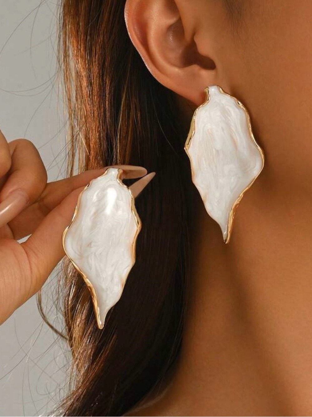White and Gold Sculpted Shell Drop Earrings